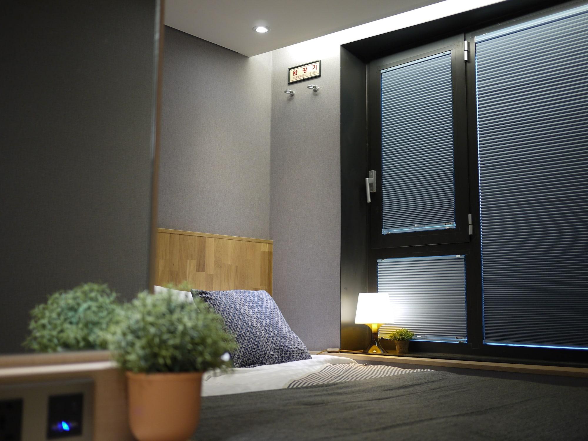 Hostel Cleo Seoul Hongdae Екстер'єр фото