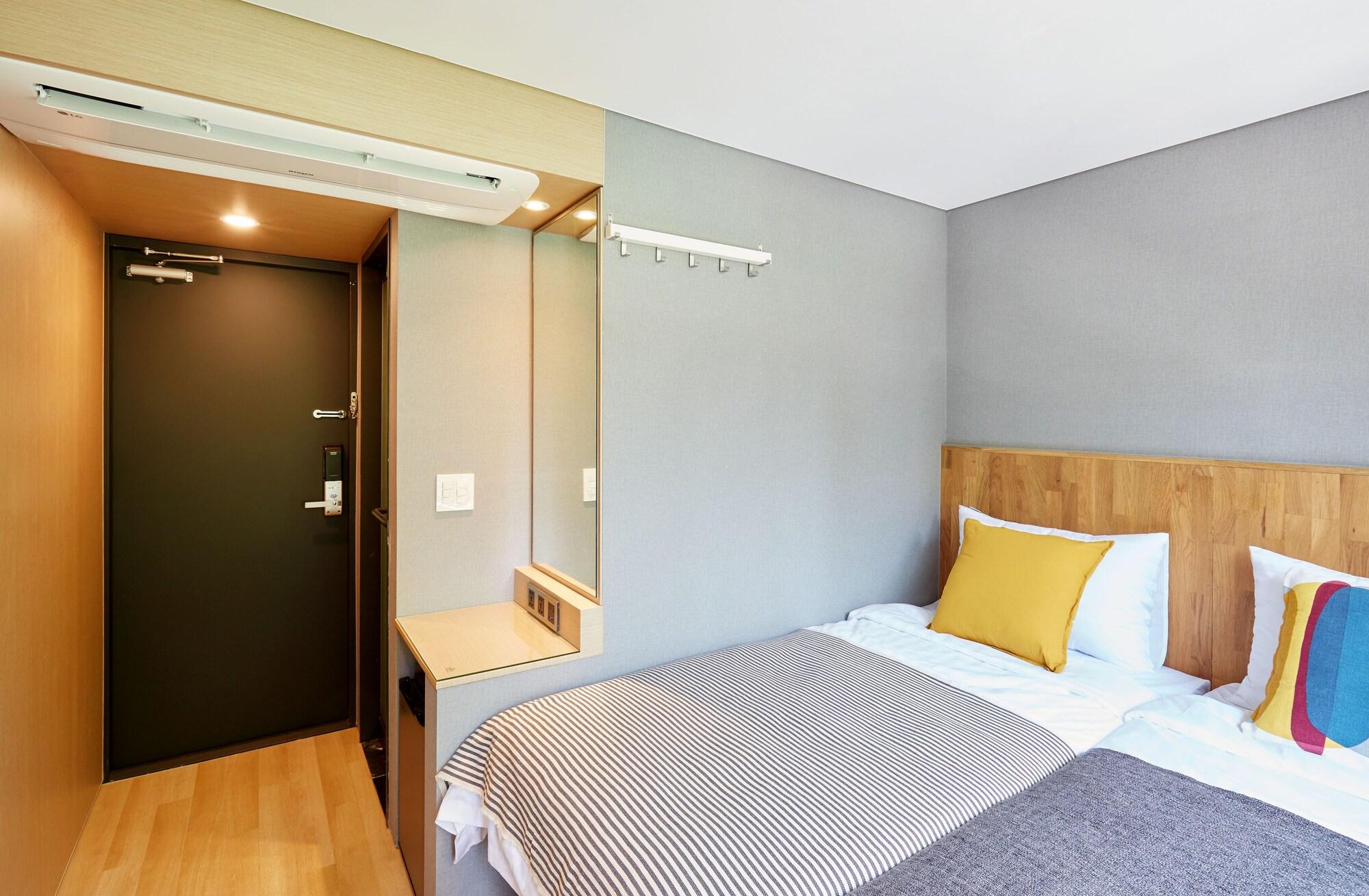 Hostel Cleo Seoul Hongdae Екстер'єр фото