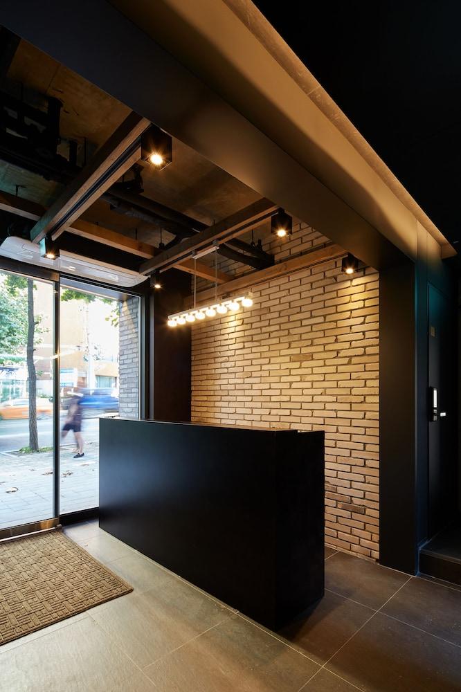 Hostel Cleo Seoul Hongdae Екстер'єр фото