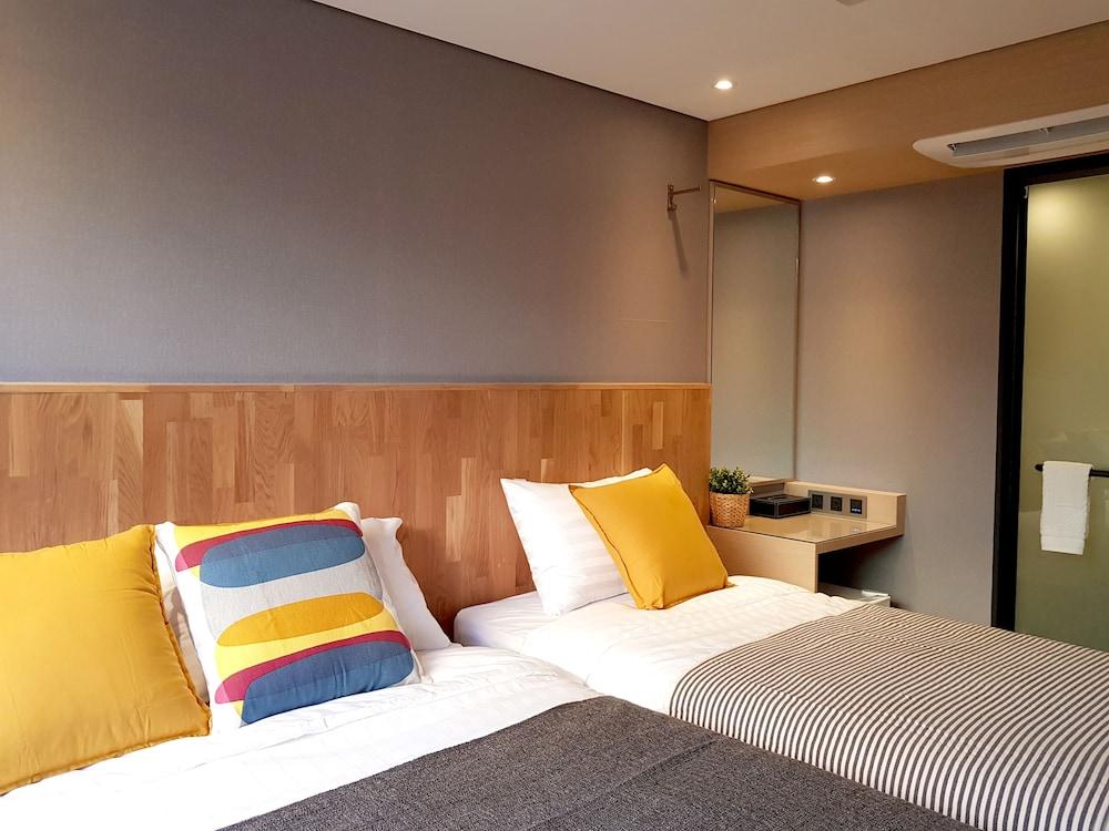 Hostel Cleo Seoul Hongdae Екстер'єр фото