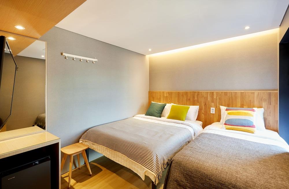 Hostel Cleo Seoul Hongdae Екстер'єр фото