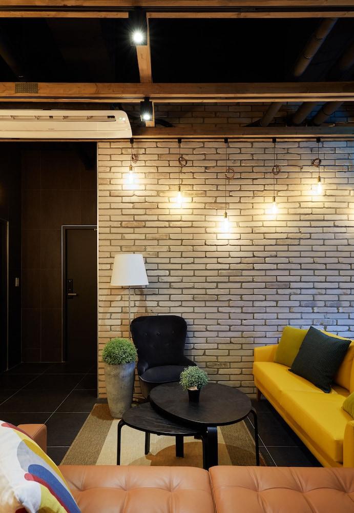 Hostel Cleo Seoul Hongdae Екстер'єр фото