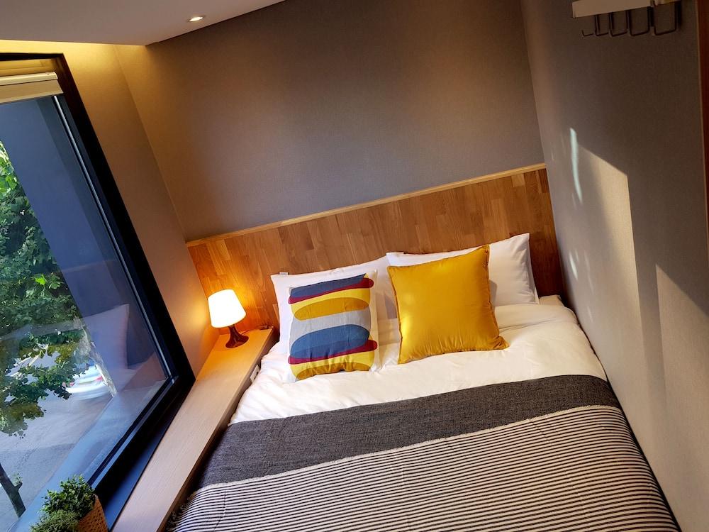 Hostel Cleo Seoul Hongdae Екстер'єр фото