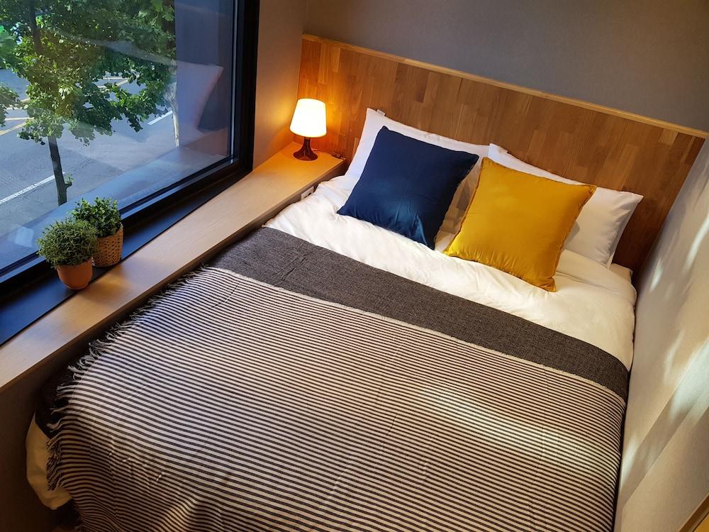Hostel Cleo Seoul Hongdae Екстер'єр фото