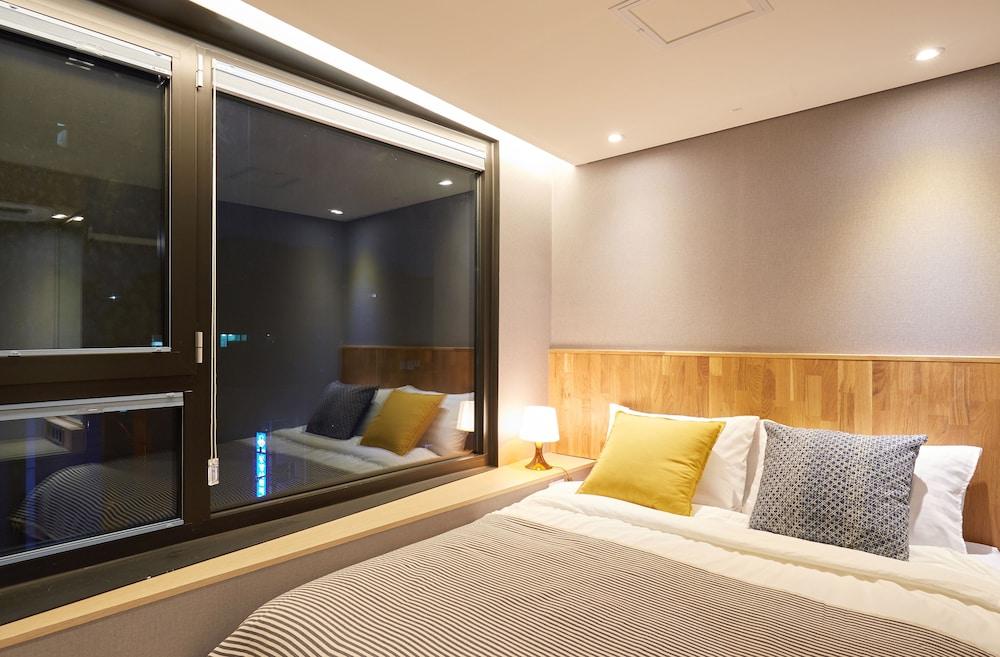Hostel Cleo Seoul Hongdae Екстер'єр фото