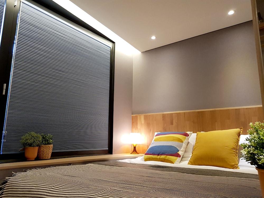 Hostel Cleo Seoul Hongdae Екстер'єр фото