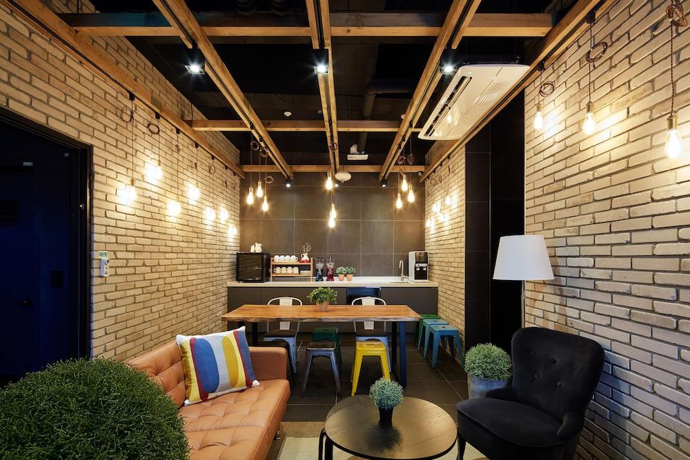 Hostel Cleo Seoul Hongdae Екстер'єр фото
