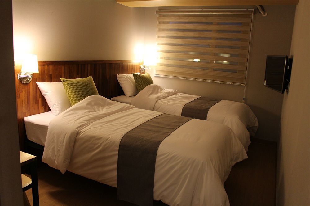 Hostel Cleo Seoul Hongdae Екстер'єр фото