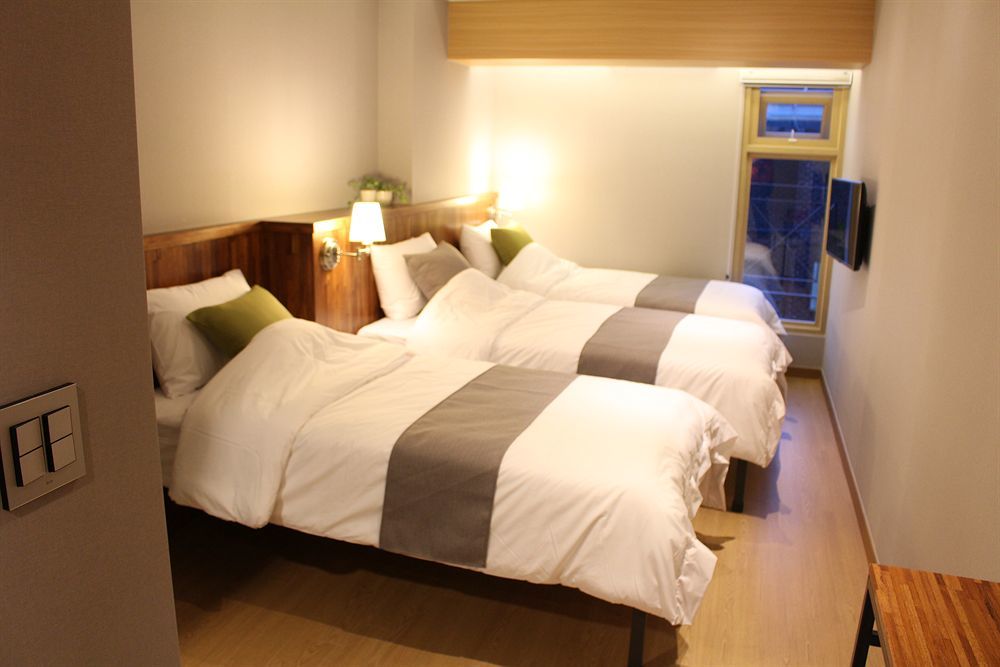 Hostel Cleo Seoul Hongdae Екстер'єр фото