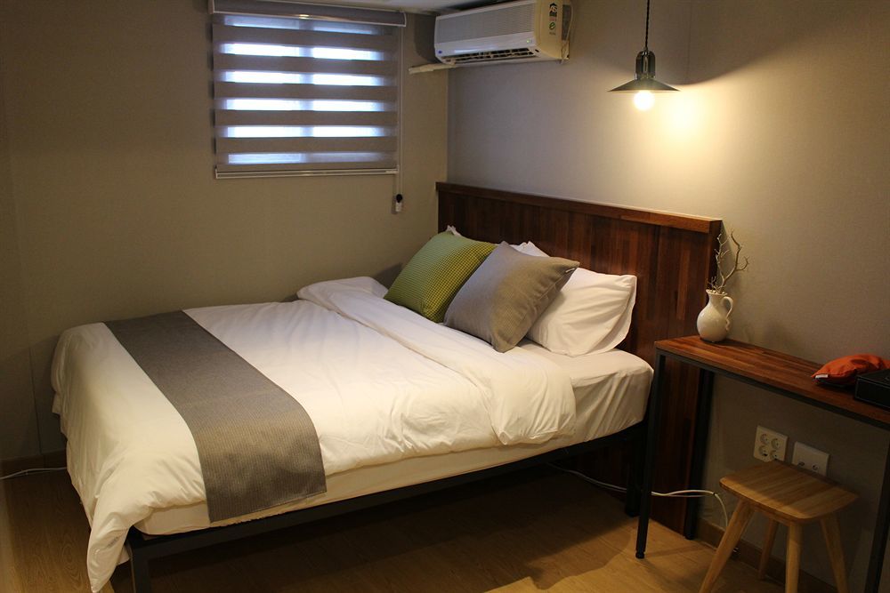 Hostel Cleo Seoul Hongdae Екстер'єр фото
