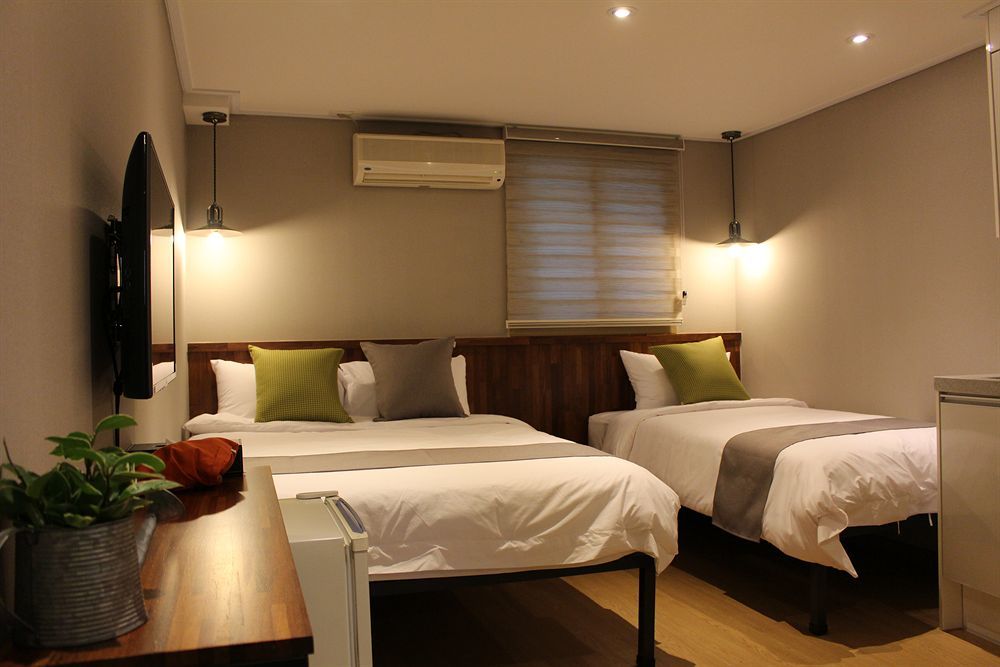 Hostel Cleo Seoul Hongdae Екстер'єр фото