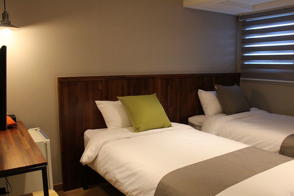 Hostel Cleo Seoul Hongdae Екстер'єр фото